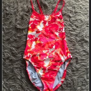 🚨 FINAL SALE!! Nike Swimsuit!